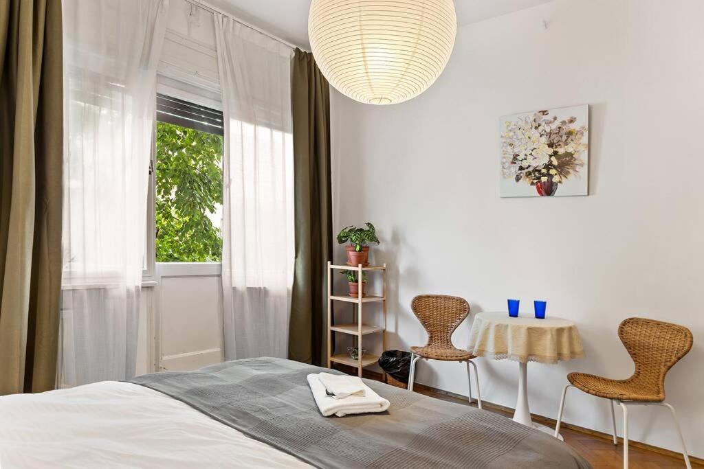 Ultra-Central University Square Apartament Apartament Boekarest Buitenkant foto