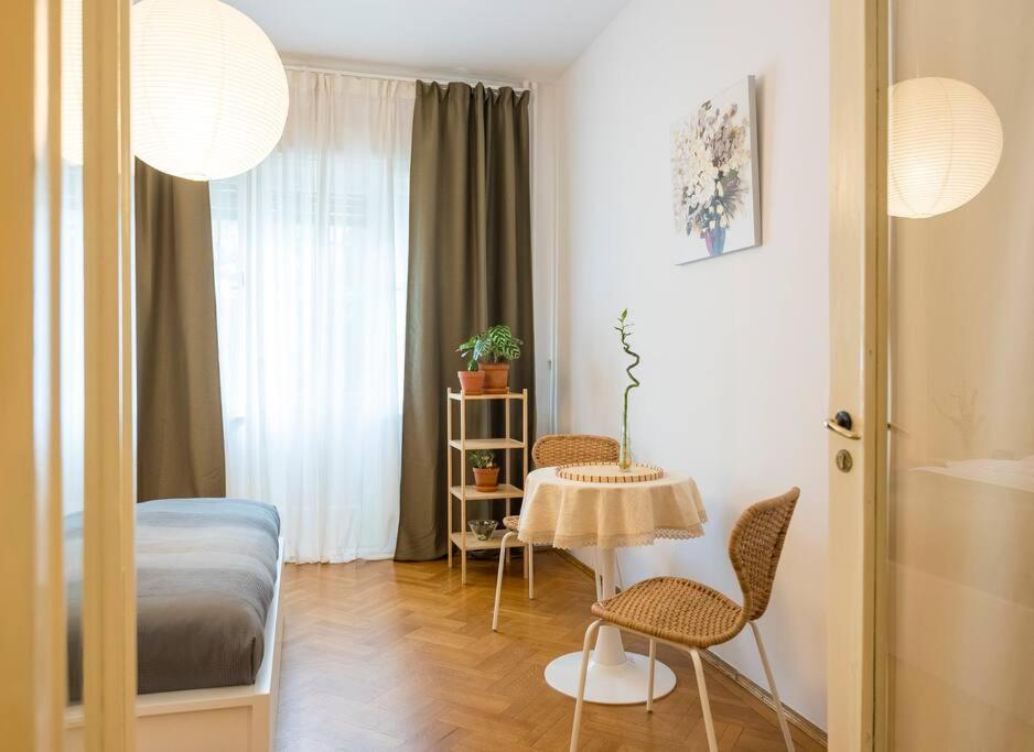 Ultra-Central University Square Apartament Apartament Boekarest Buitenkant foto